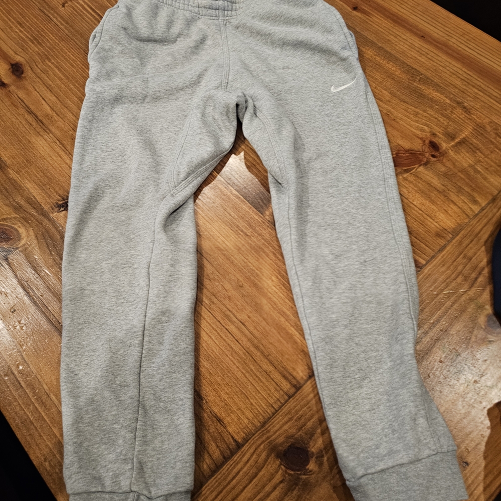 Nike Mens Gray Sweatpants Relaxed Fit Joggers